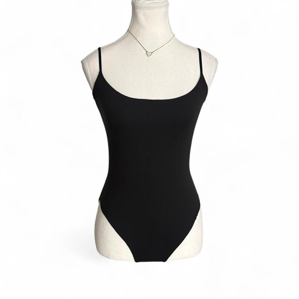 Skims black bodysuit Size L contour black bodysuits